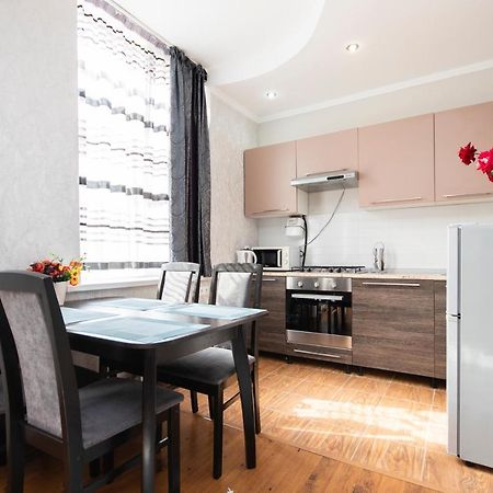 Comfortable Apartment In The Golden Square. Almaty Eksteriør billede