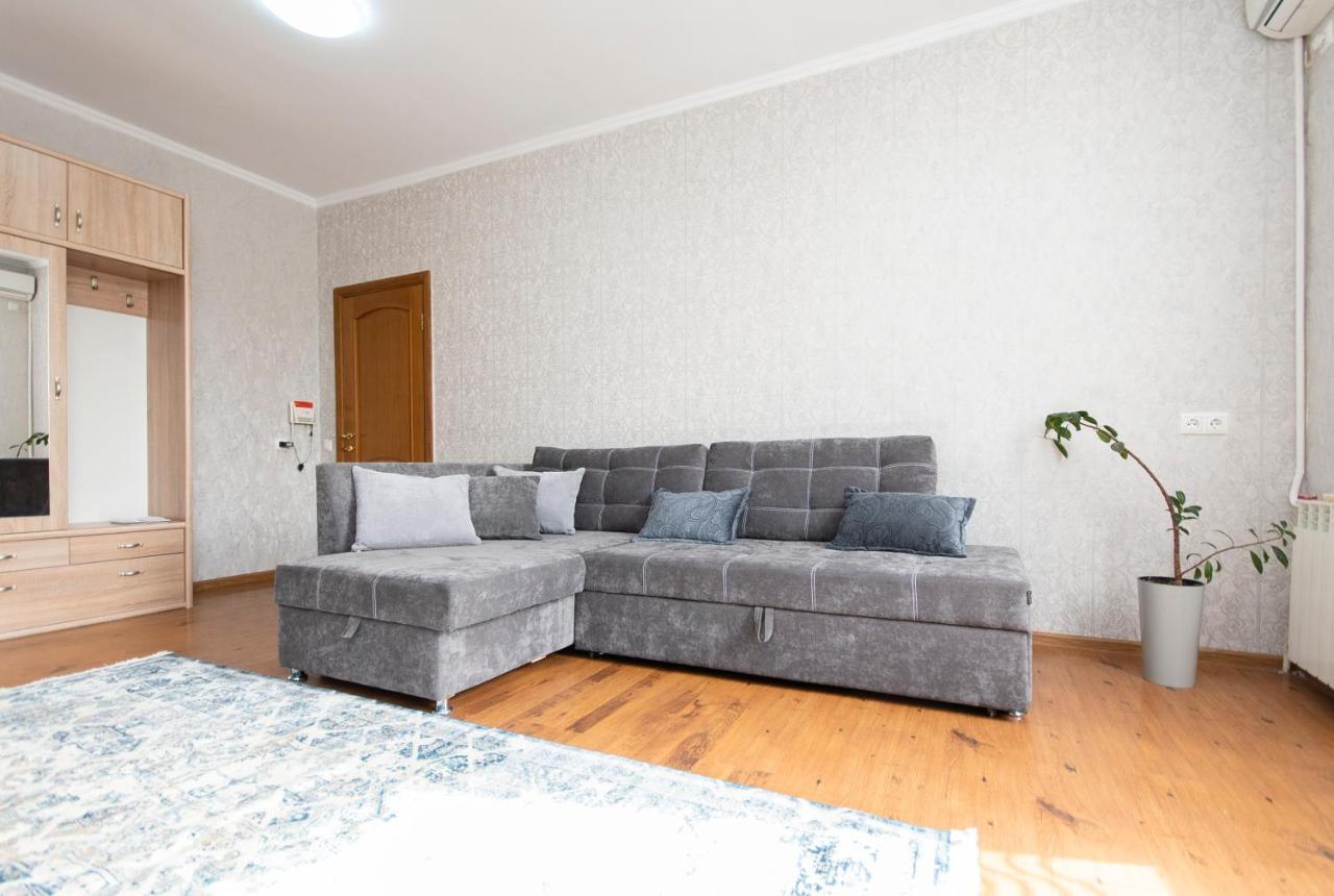 Comfortable Apartment In The Golden Square. Almaty Eksteriør billede