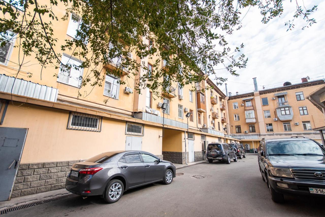 Comfortable Apartment In The Golden Square. Almaty Eksteriør billede